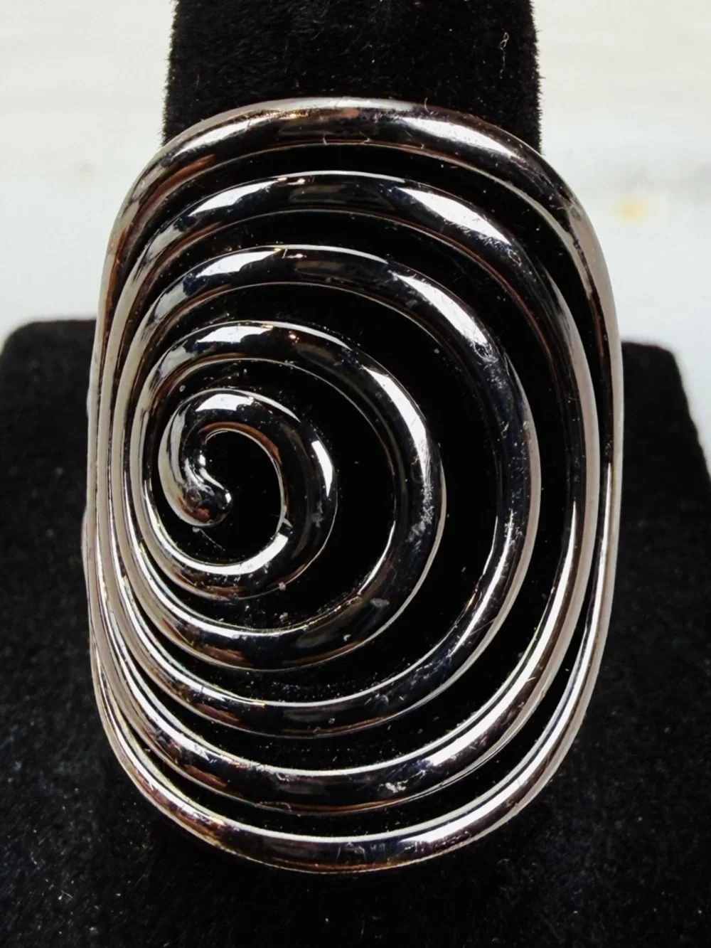 Vintage black gunmetal swirl size 6 1/2 statement ring